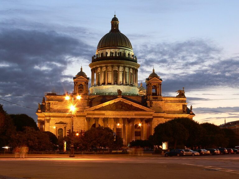 В Республике Сербской открылась фотовыставка «Святыни Санкт‑Петербурга»